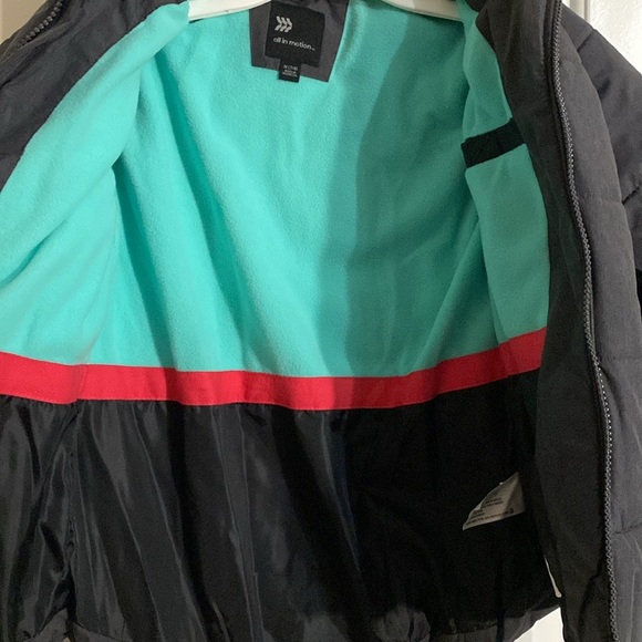 All in Motion Girls Hooded Short Puffer Jacket - Picture 3 of 9